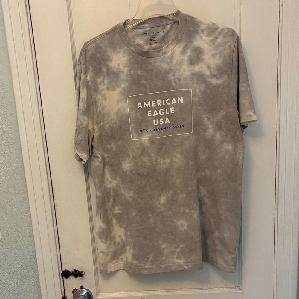 American Eagle Light Gray T-Shirt